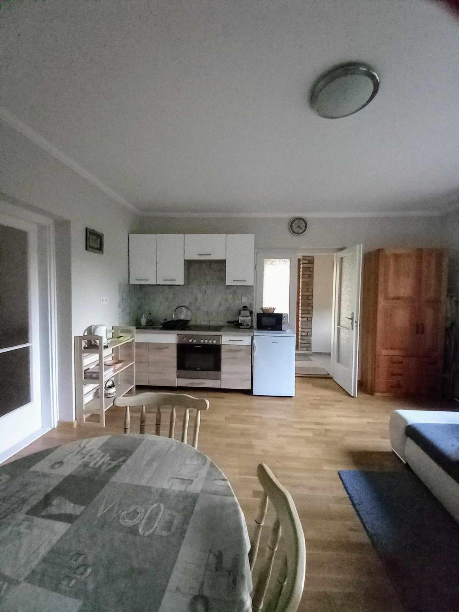 Apartamento Bike&Night Baracska Exterior foto